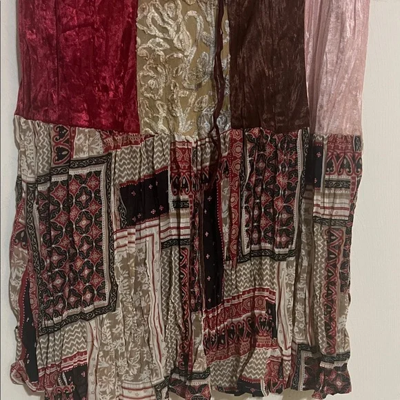 Elegant Patchwork Midi Skirt - Picture 4 of 5